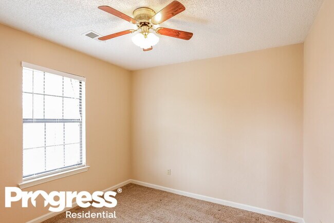 Building Photo - 6690 Autumn Wood Cove