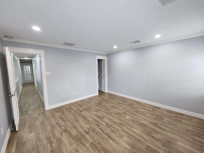 Building Photo - 15506 Red Pine Ridge Way