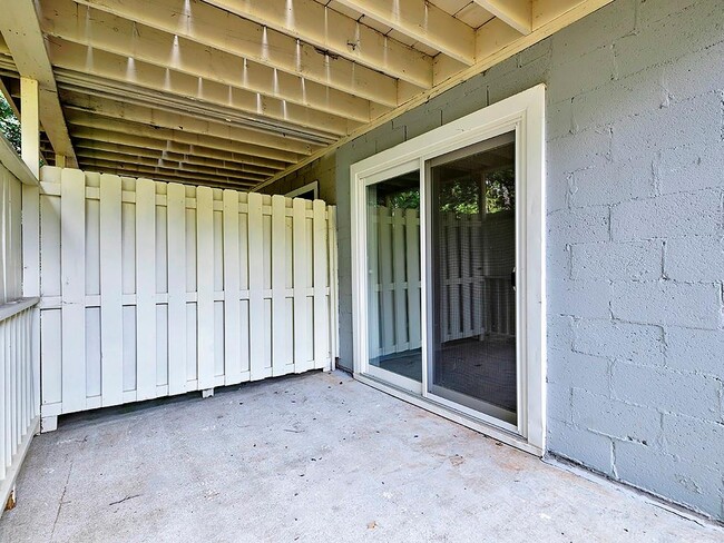 Building Photo - 3874 Mulkey Cir SW