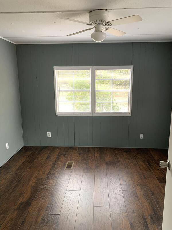 Building Photo - 279 Rolling Oaks Ln