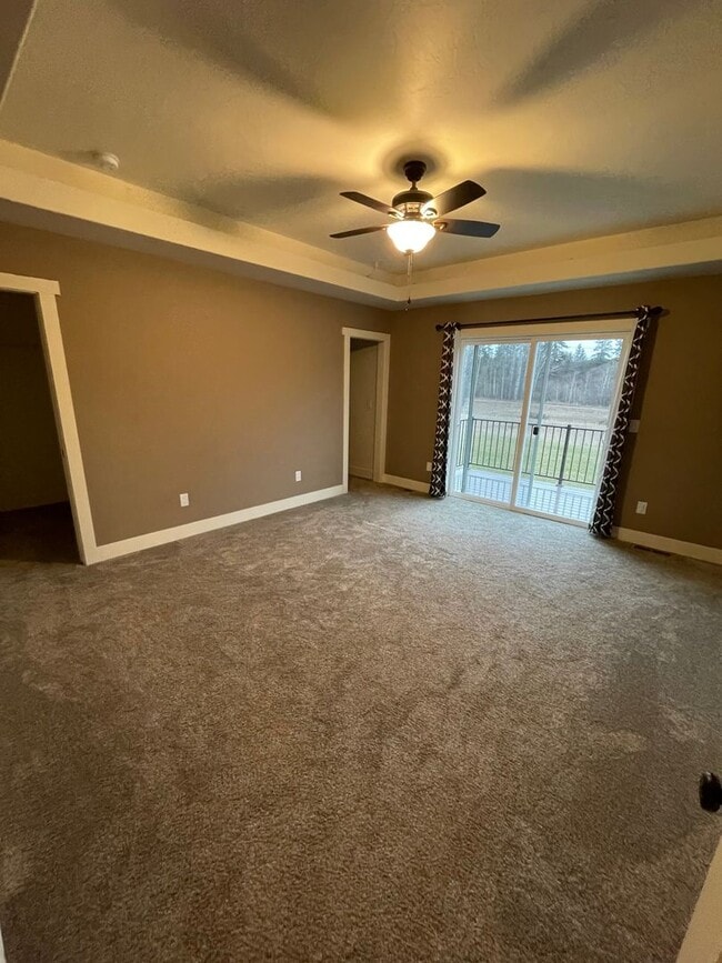 Building Photo - Beautiful Pet Friendly Home