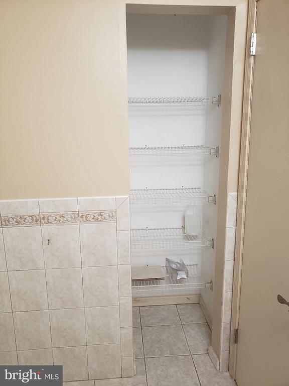 Building Photo - 369 Green Meadow Ln