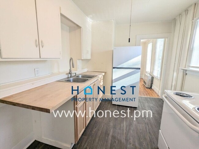 Building Photo - 30 Sewall St