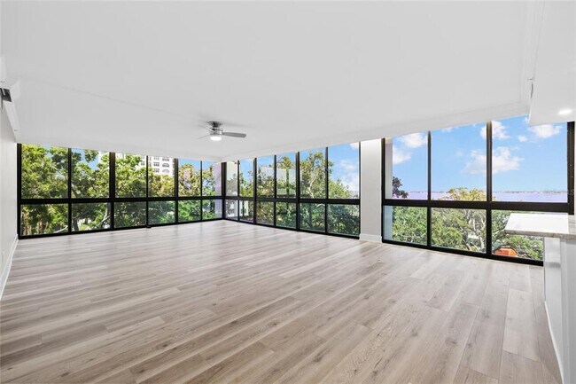 Building Photo - 3301 Bayshore Blvd