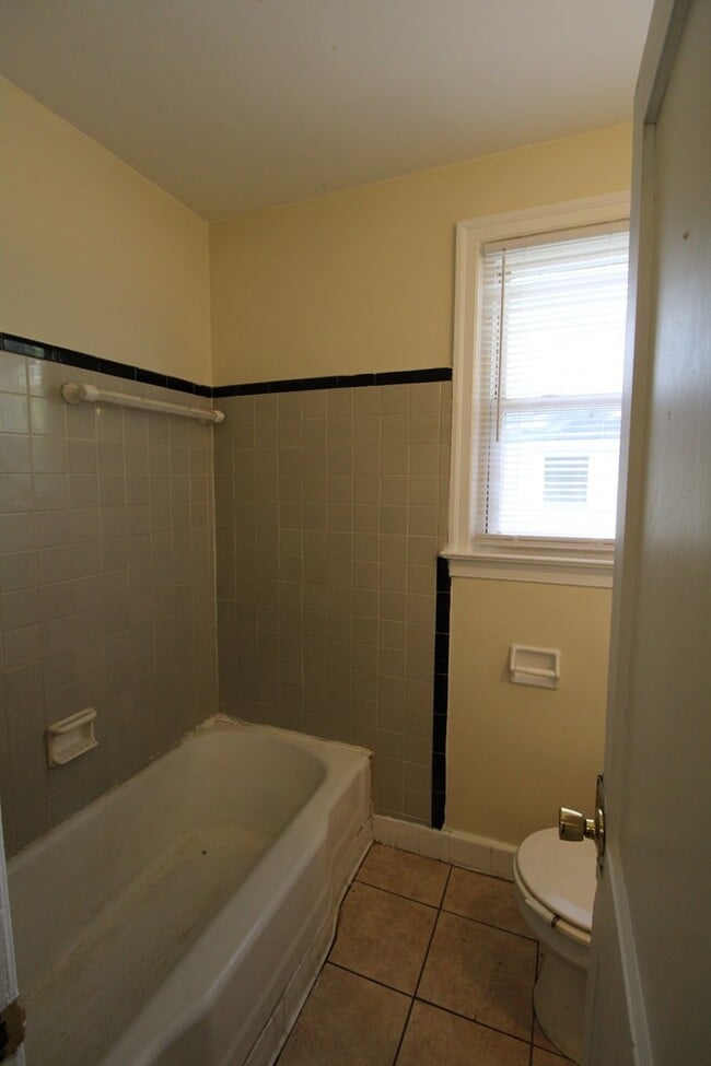 Building Photo - 304 Loring Dr