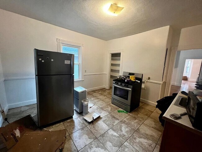 Building Photo - 57 Mozart St