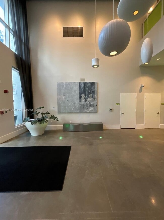 Building Photo - 133 NE 2nd Ave