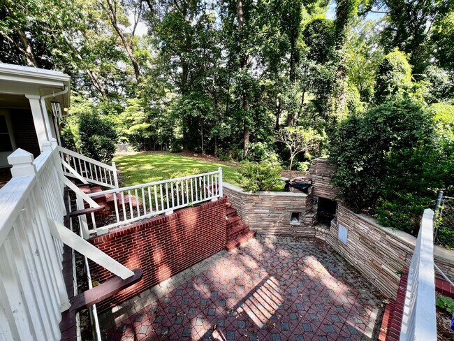 Building Photo - STUNNING home with fully finished BASEMENT!!!