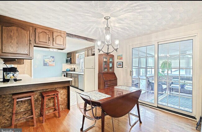 Building Photo - 271 Haybrook Dr