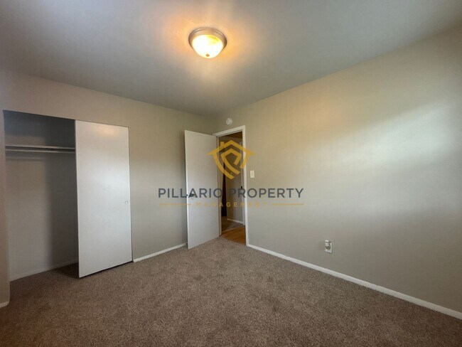 Building Photo - 1112 Earhart St