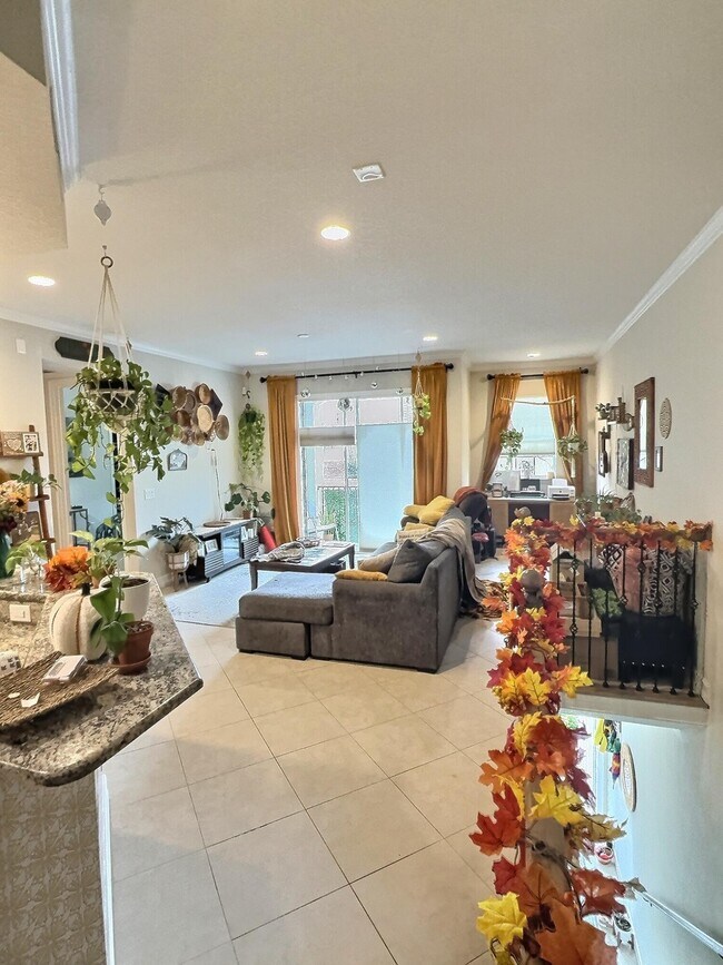 Building Photo - 10320 SW Stephanie Way