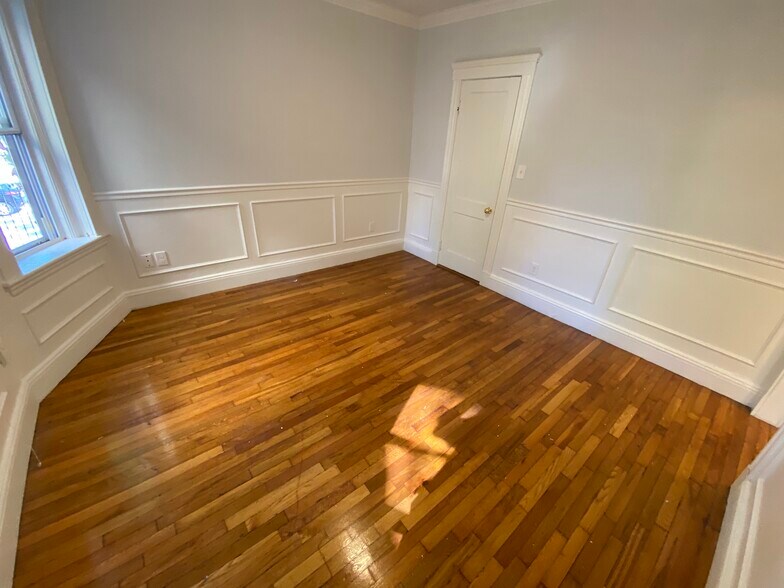 Building Photo - 34 Worthington St