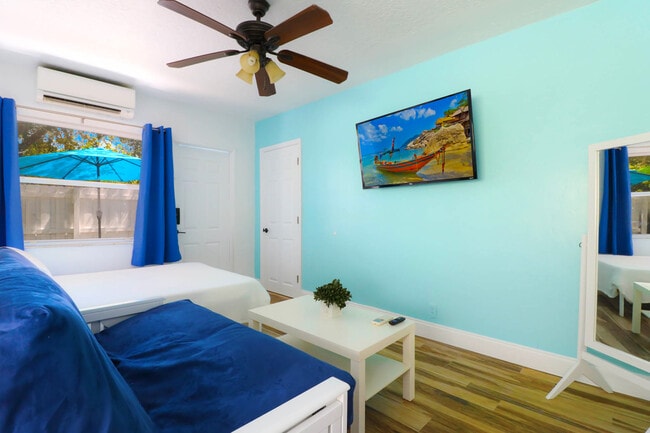 Building Photo - PR 3