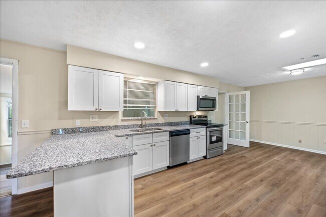 Building Photo - 3/2 with 1/1 In Law Suite in  Heritage Farms Orange Park South