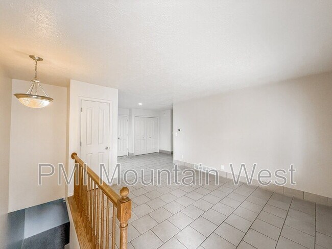 Building Photo - 142 N 200 W