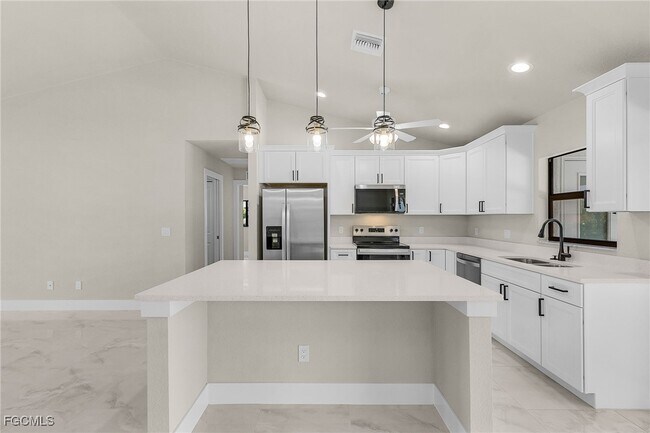 Building Photo - 2510 SW 17th Ave