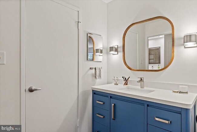 Building Photo - 9411 Fernwood Rd