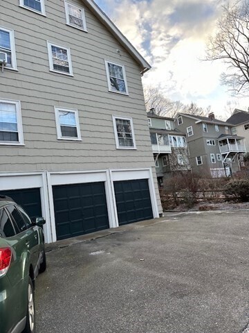 Building Photo - 67 Trowbridge Ave