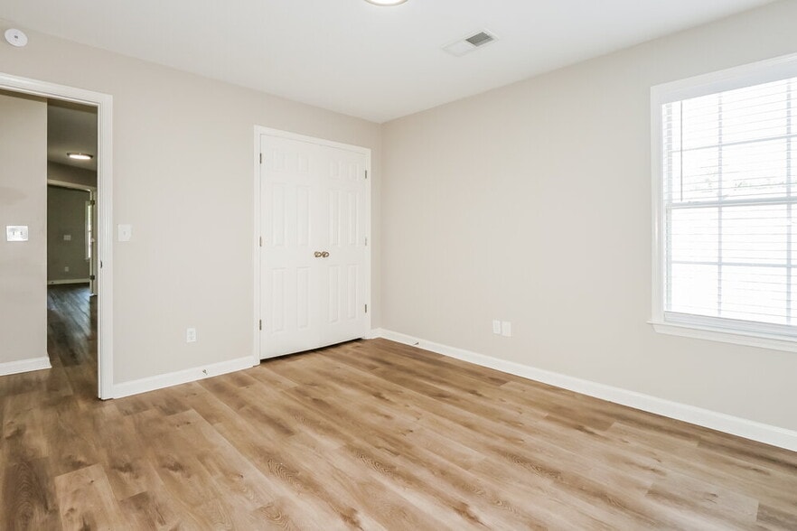 Building Photo - 8565 Griffin Park Dr