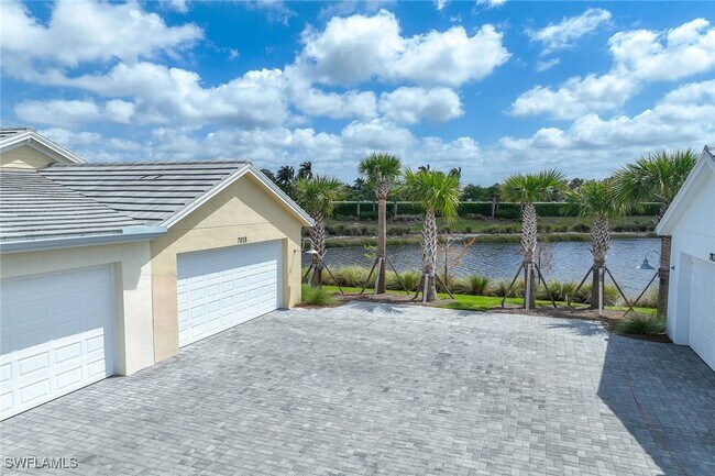 Building Photo - 7018 Saona CT