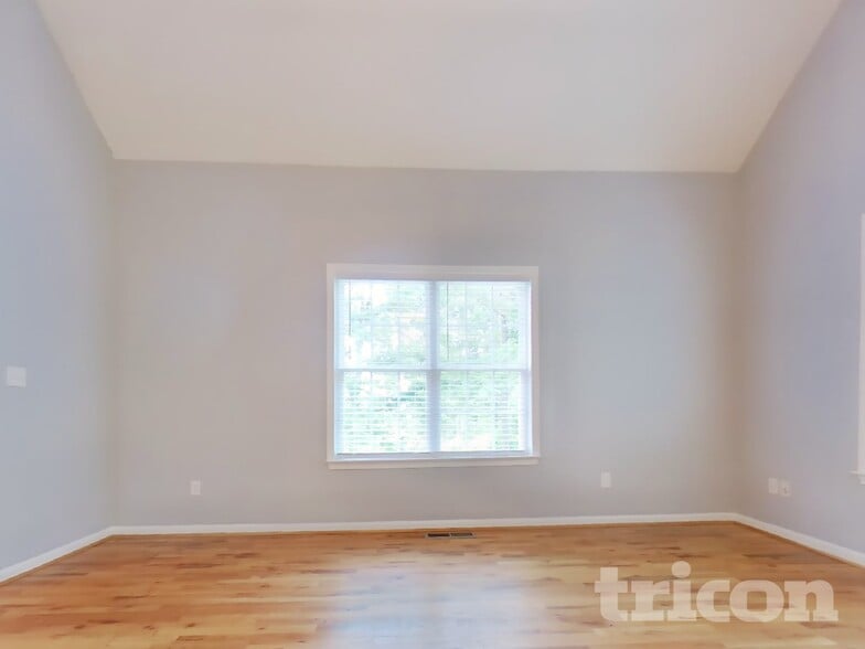 Building Photo - 3029 Lakeview Pkwy