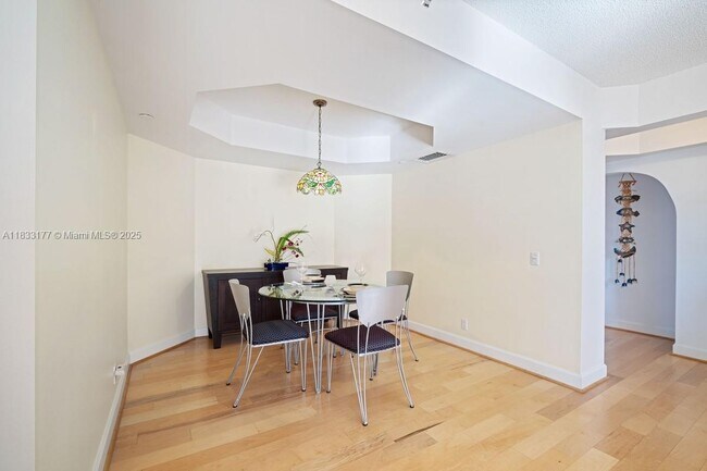 Building Photo - 3610 Yacht Club Dr