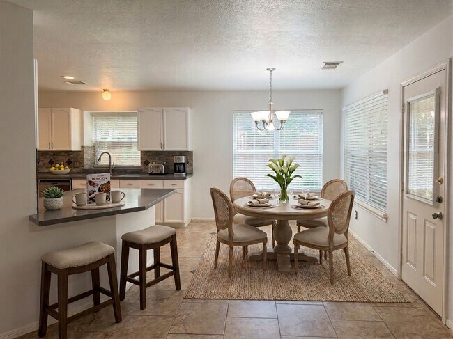 Building Photo - 210 Rolling Plains Dr