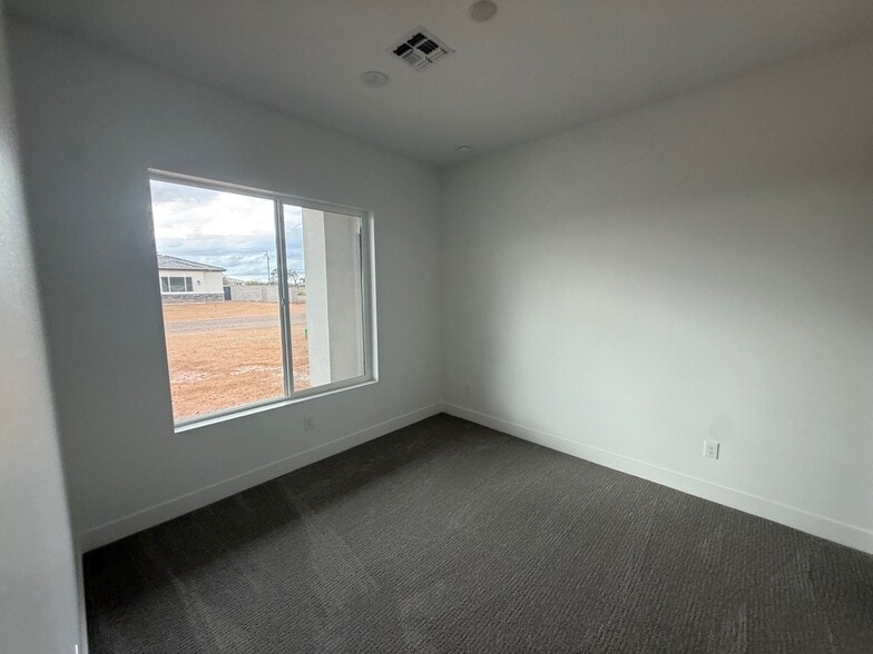 Building Photo - 27315 N 153rd Dr