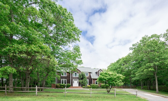 Building Photo - 1 Mountain Laurel Ln