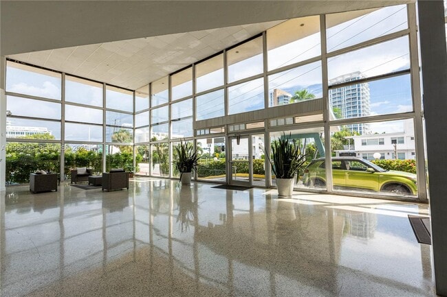 Building Photo - 6484 Indian Creek Dr