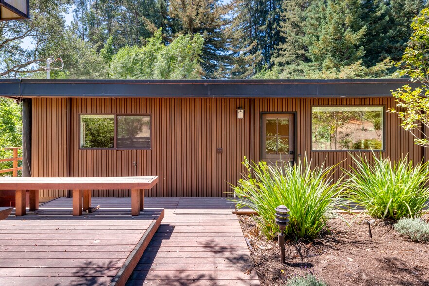 Building Photo - 1200 Mountain Home Rd