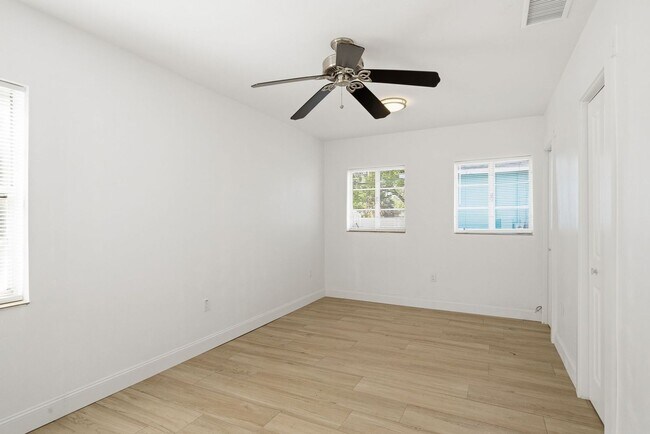 Building Photo - Remodeled 3/1 Home