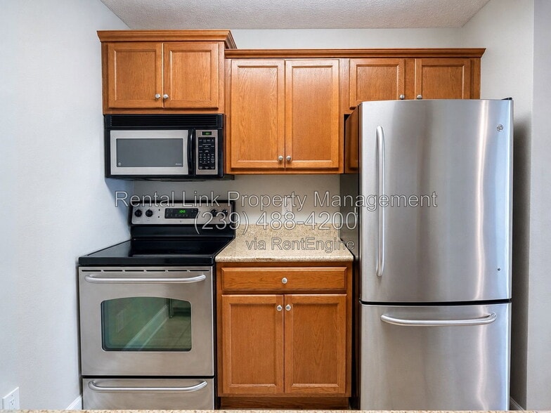 Building Photo - 4016 Crockers Lake Blvd