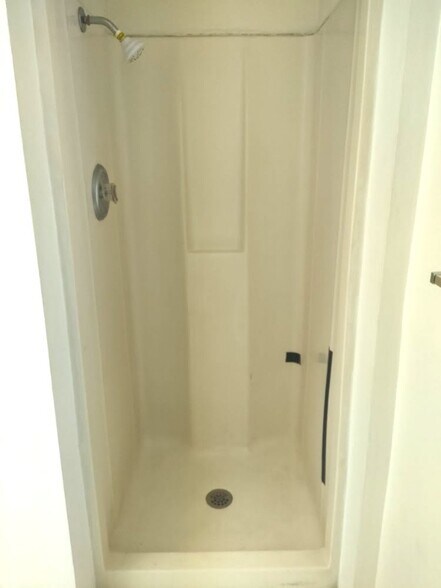 Building Photo - 602 26th St W