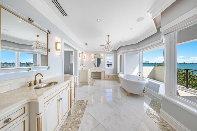 Building Photo - 1331 Bay Terrace