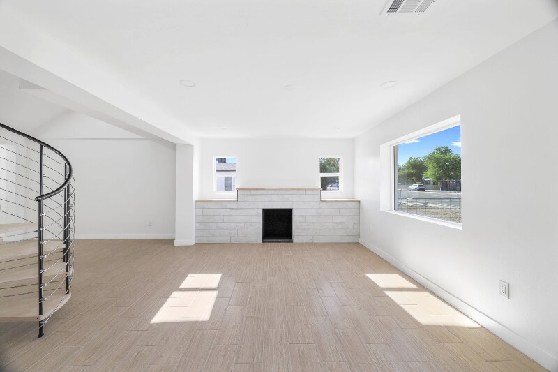 Building Photo - 1327 W Speedway Blvd