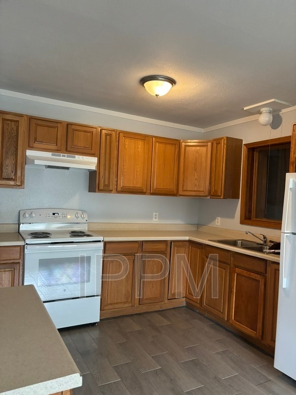 Building Photo - 2014 E Monroe Ave