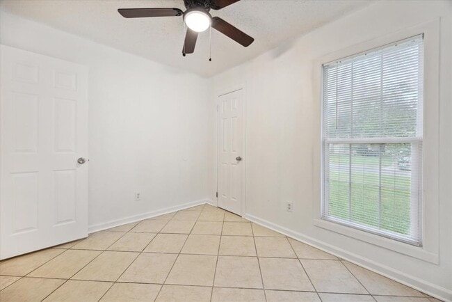Building Photo - 5108 Lambs Ln