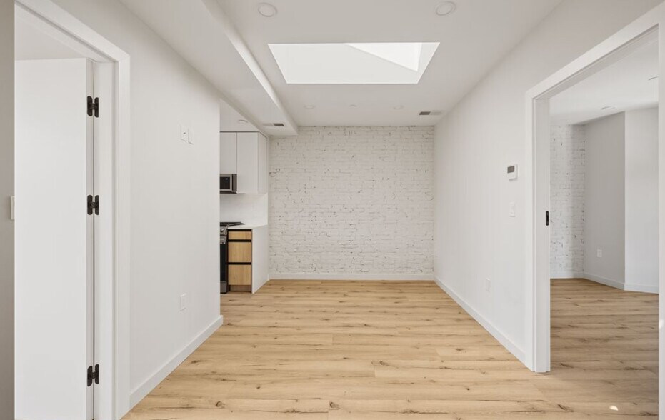 Building Photo - 17 Willow St