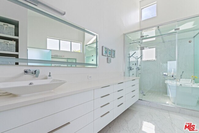 Building Photo - 28405 Via Acero