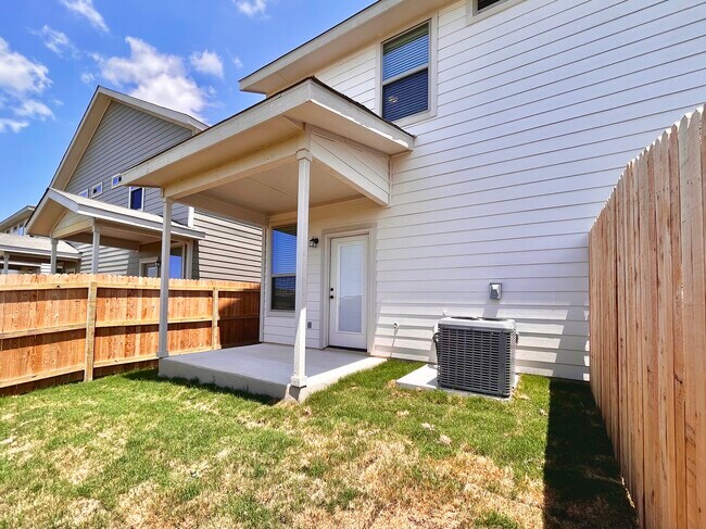 Building Photo - 13802 Enzo Gate
