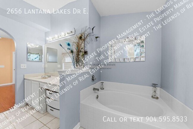Building Photo - 2656 Lantana Lakes Dr E