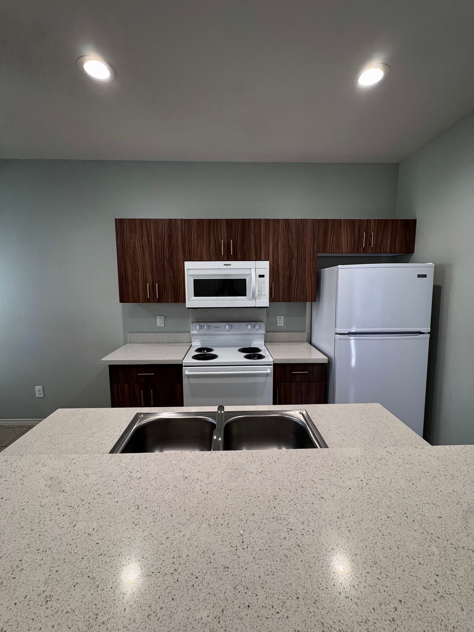 Building Photo - 1005 W Garfield St