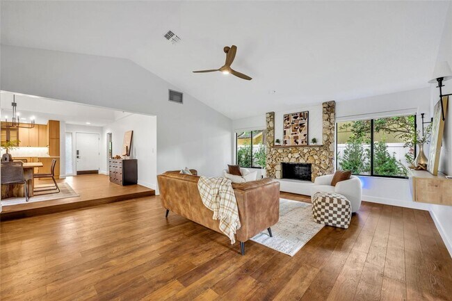 Building Photo - Beautiful Winter Park home