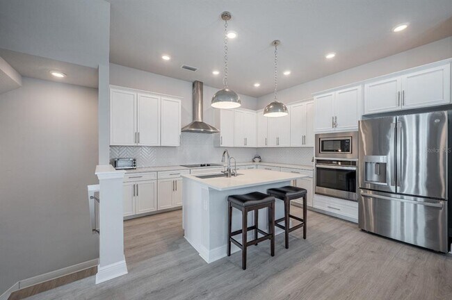 Building Photo - 2400 Ezzell Ct