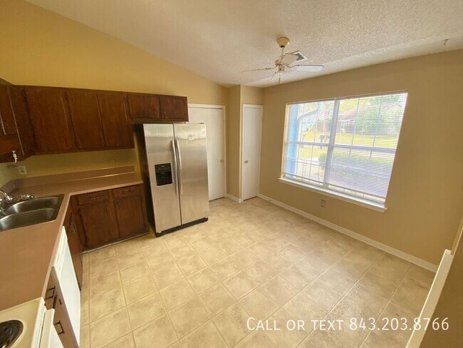 Building Photo - 106 Eaton Way