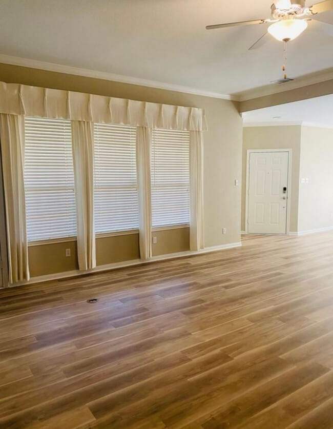 Building Photo - 3816 Whispering Oaks