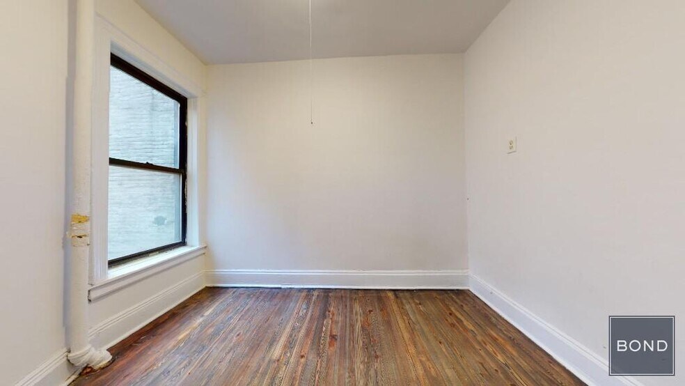 Building Photo - 1427 York Ave