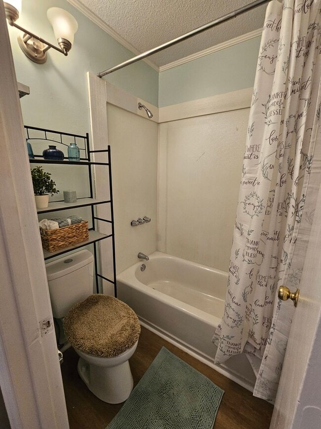 Building Photo - Eagle Lake & Golf Community - Long Term Rental