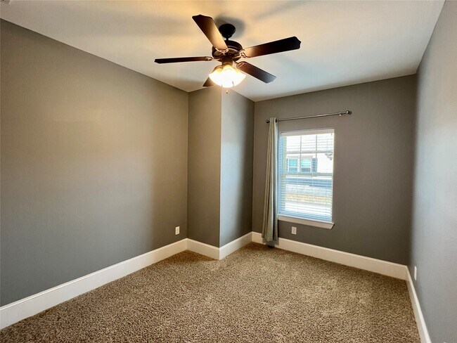 Building Photo - 8832 Ashbloom Ln